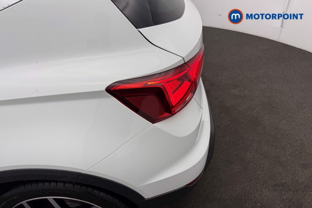 Seat Arona Fr Red Edition Manual Petrol SUV - Stock Number (1591109) - 7th supplementary image