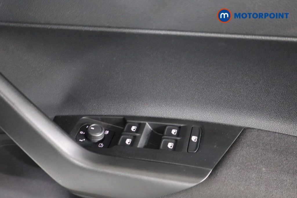 Volkswagen Polo Life Manual Petrol Hatchback - Stock Number (1591900) - 5th supplementary image