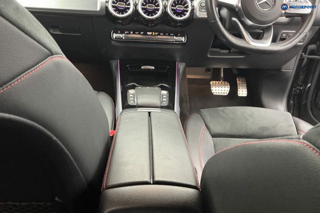 Mercedes-Benz GLB Amg Line Automatic Petrol SUV - Stock Number (1592450) - 11th supplementary image