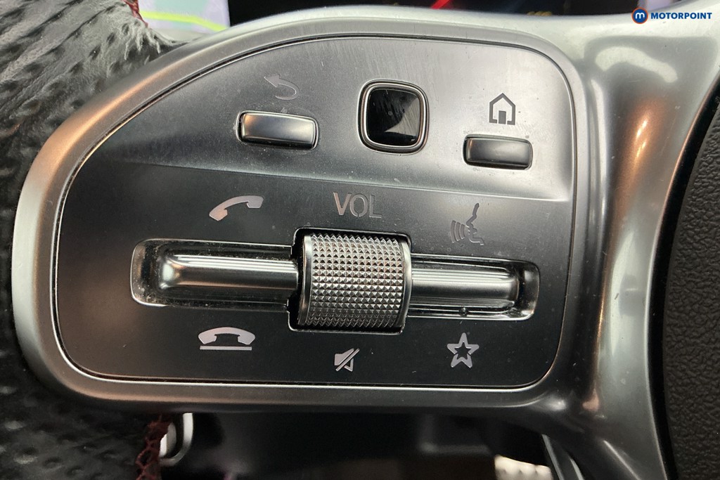 Mercedes-Benz GLB Amg Line Automatic Petrol SUV - Stock Number (1592450) - 18th supplementary image