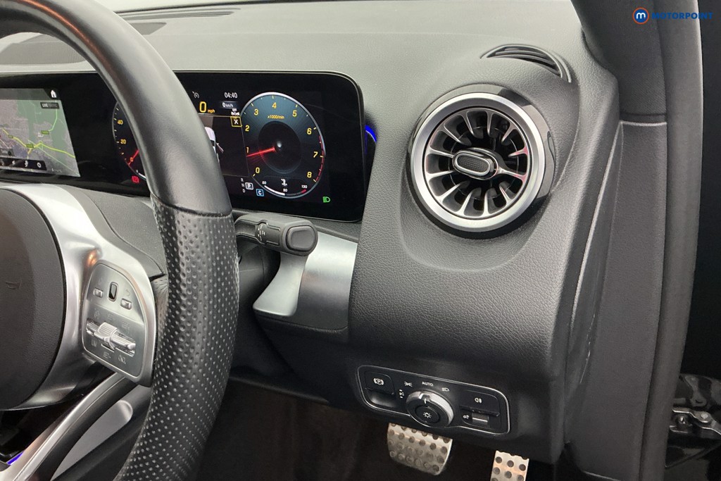 Mercedes-Benz GLB Amg Line Automatic Petrol SUV - Stock Number (1592450) - 20th supplementary image