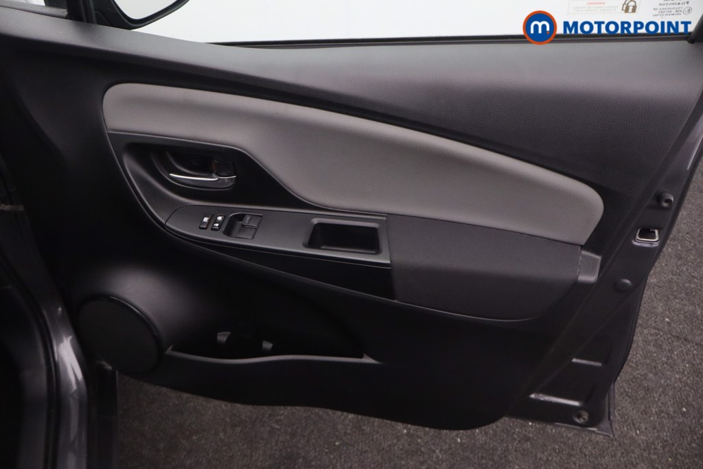 Toyota Yaris Icon Tech Manual Petrol Hatchback - Stock Number (1592881) - 17th supplementary image
