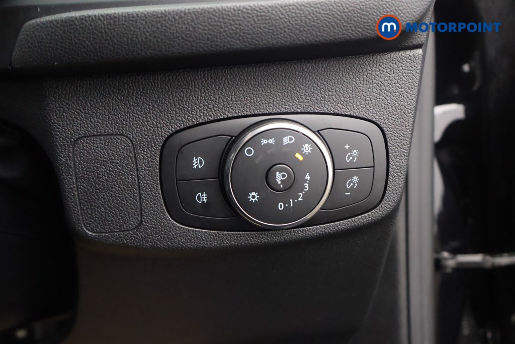 Ford Focus Titanium Manual Petrol Estate - Stock Number (1594015) - 5th supplementary image