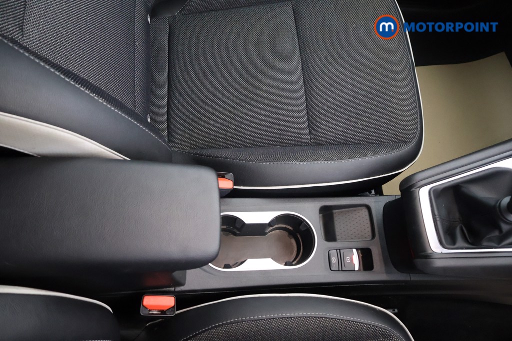Renault Captur Techno Manual Petrol SUV - Stock Number (1595511) - 13th supplementary image