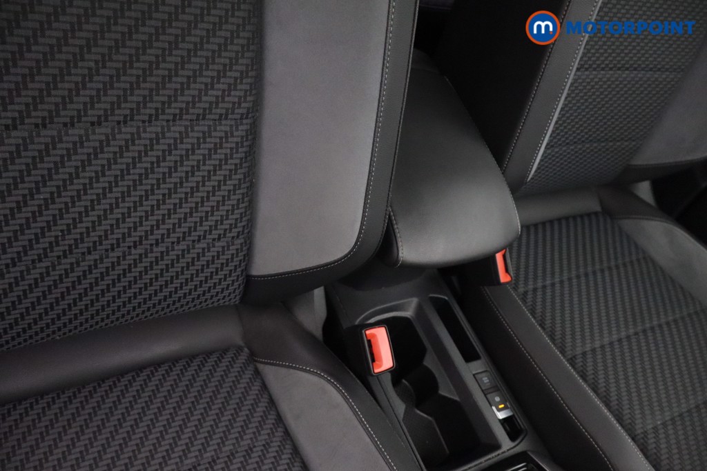 Volkswagen T-Roc R-Line Automatic Petrol SUV - Stock Number (1595803) - 14th supplementary image