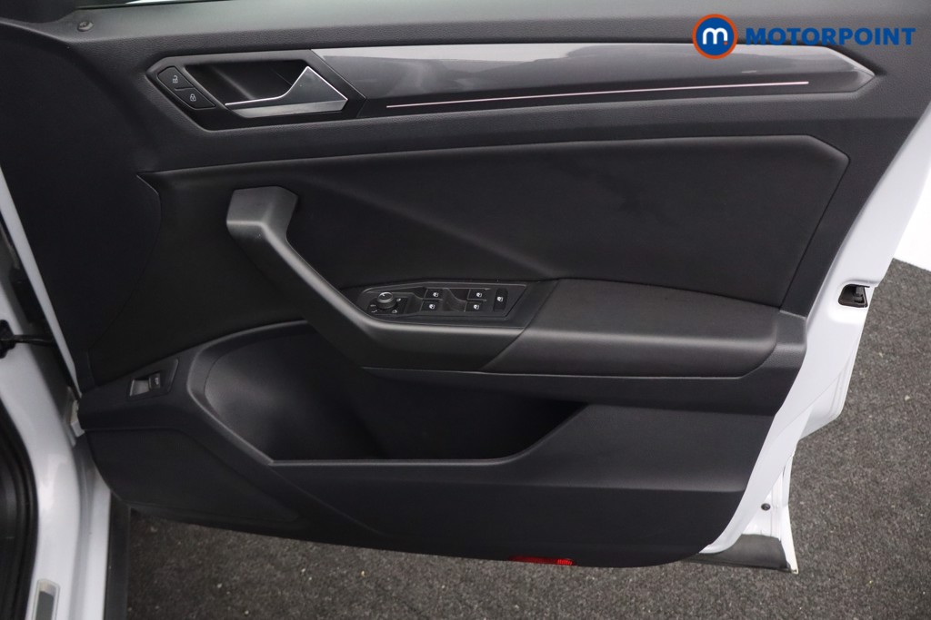 Volkswagen T-Roc R-Line Automatic Petrol SUV - Stock Number (1595803) - 20th supplementary image