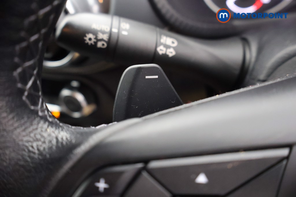 Nissan Juke N-Connecta Automatic Petrol SUV - Stock Number (1596419) - 4th supplementary image