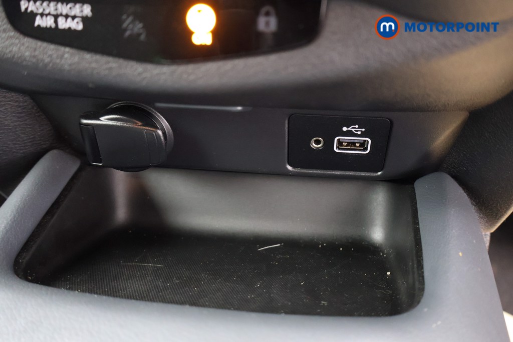 Nissan Juke N-Connecta Automatic Petrol SUV - Stock Number (1596419) - 13th supplementary image