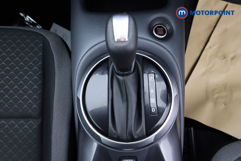 Nissan Juke N-Connecta Automatic Petrol SUV - Stock Number (1596419) - 15th supplementary image