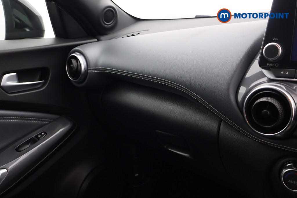 Nissan Juke N-Connecta Automatic Petrol SUV - Stock Number (1596419) - 17th supplementary image
