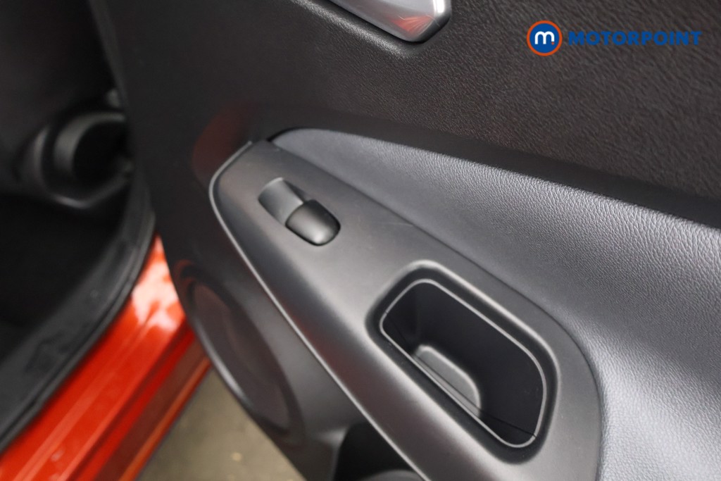 Nissan Juke N-Connecta Automatic Petrol SUV - Stock Number (1596419) - 24th supplementary image