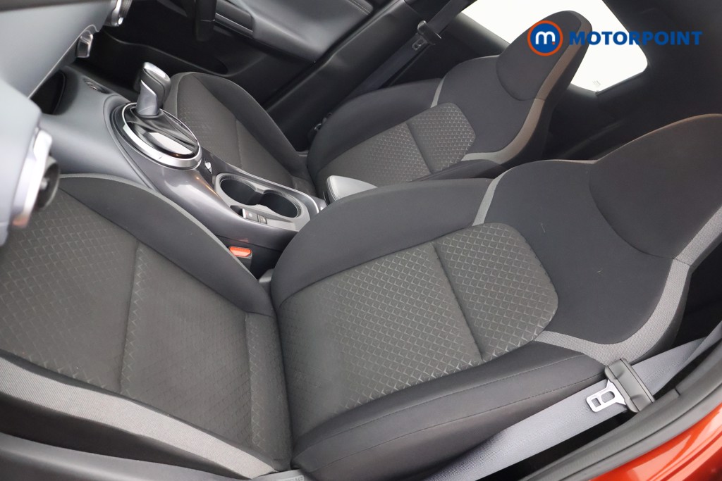 Nissan Juke N-Connecta Automatic Petrol SUV - Stock Number (1596419) - 33rd supplementary image