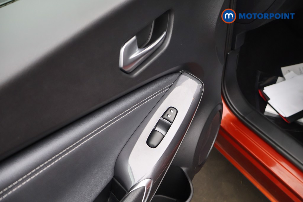 Nissan Juke N-Connecta Automatic Petrol SUV - Stock Number (1596419) - 34th supplementary image