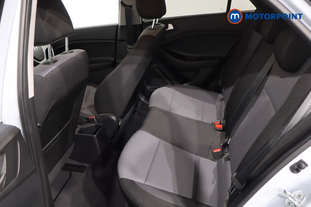 Hyundai I20 Play Manual Petrol Hatchback - Stock Number (1596649) - 5th supplementary image