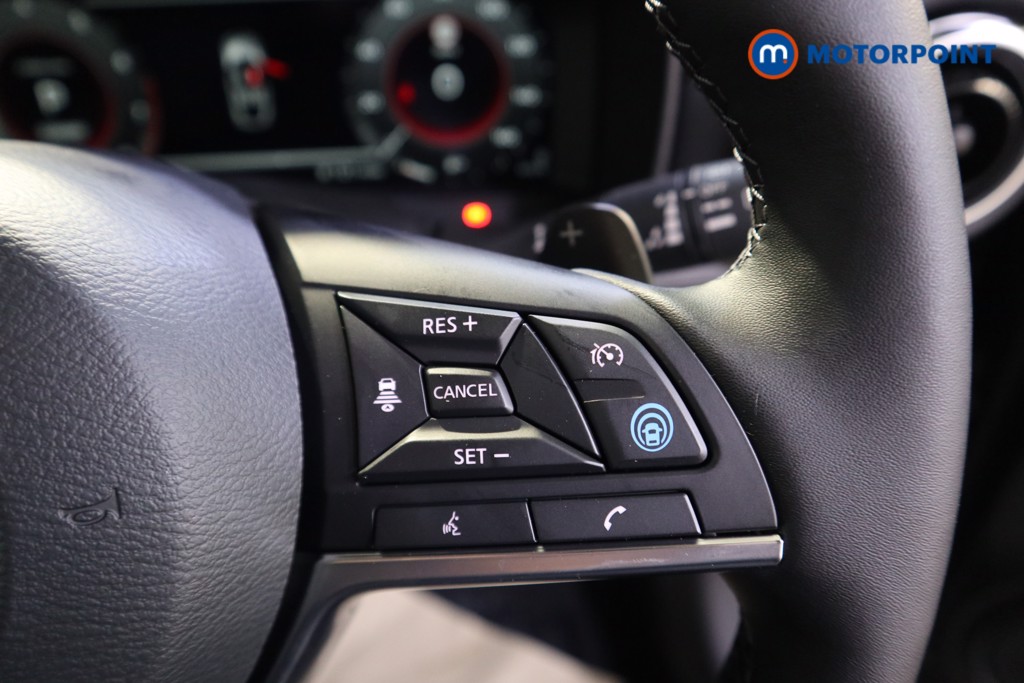 Nissan Juke Tekna Automatic Petrol SUV - Stock Number (1596678) - 6th supplementary image