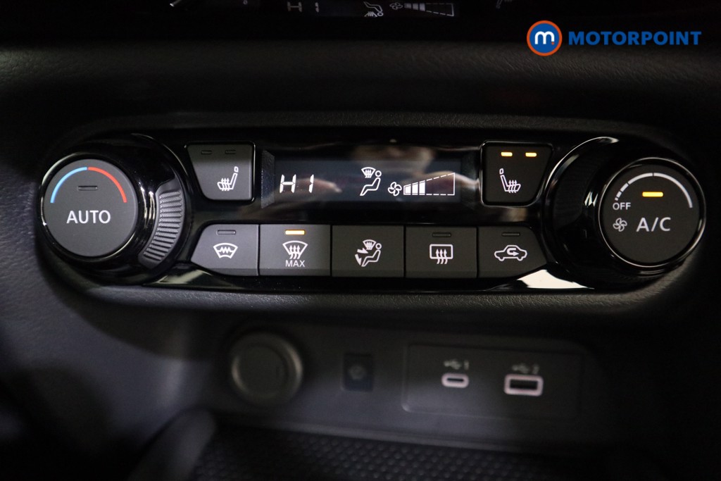 Nissan Juke Tekna Automatic Petrol SUV - Stock Number (1596678) - 7th supplementary image