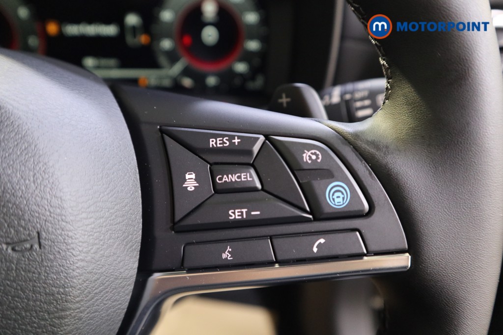 Nissan Juke Tekna Automatic Petrol SUV - Stock Number (1596682) - 6th supplementary image