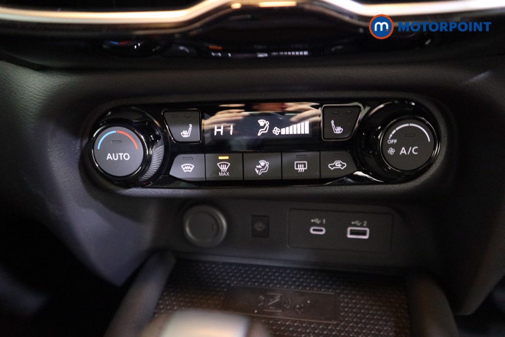 Nissan Juke Tekna Automatic Petrol SUV - Stock Number (1596685) - 7th supplementary image