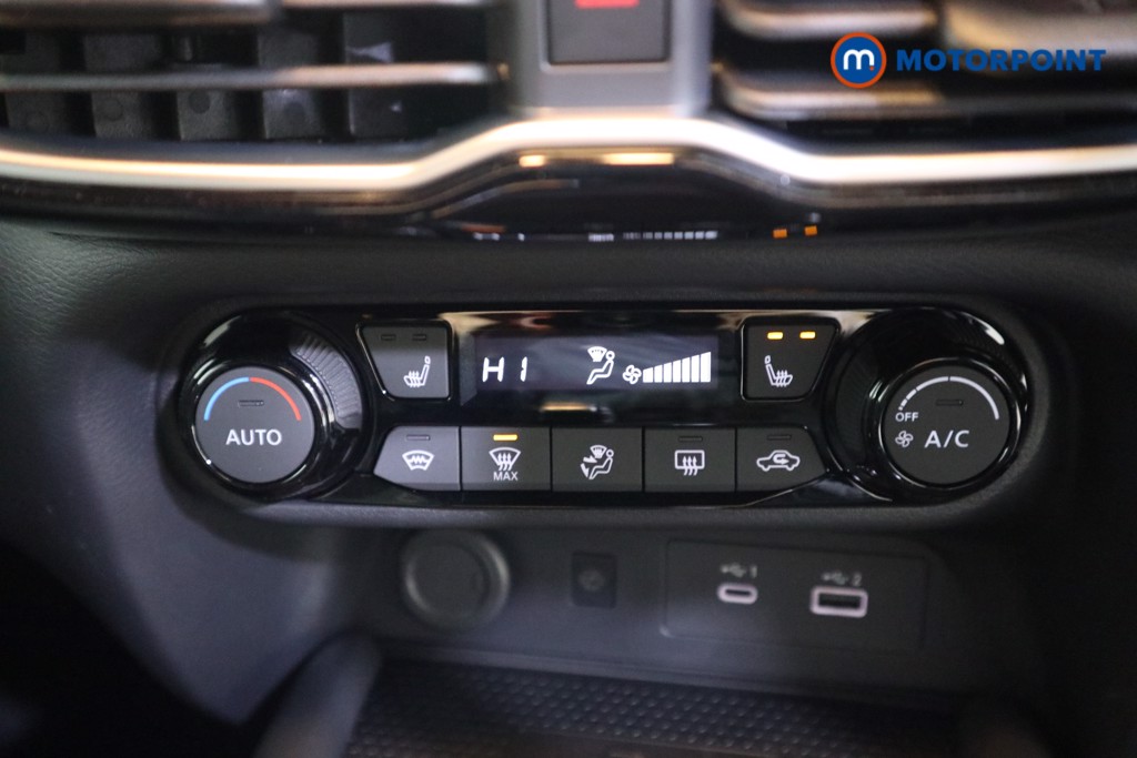 Nissan Juke Tekna Automatic Petrol SUV - Stock Number (1596686) - 7th supplementary image