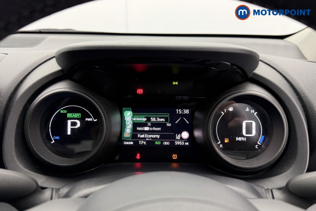 Toyota Yaris Design Automatic Petrol-Electric Hybrid Hatchback - Stock Number (1596980) - 4th supplementary image