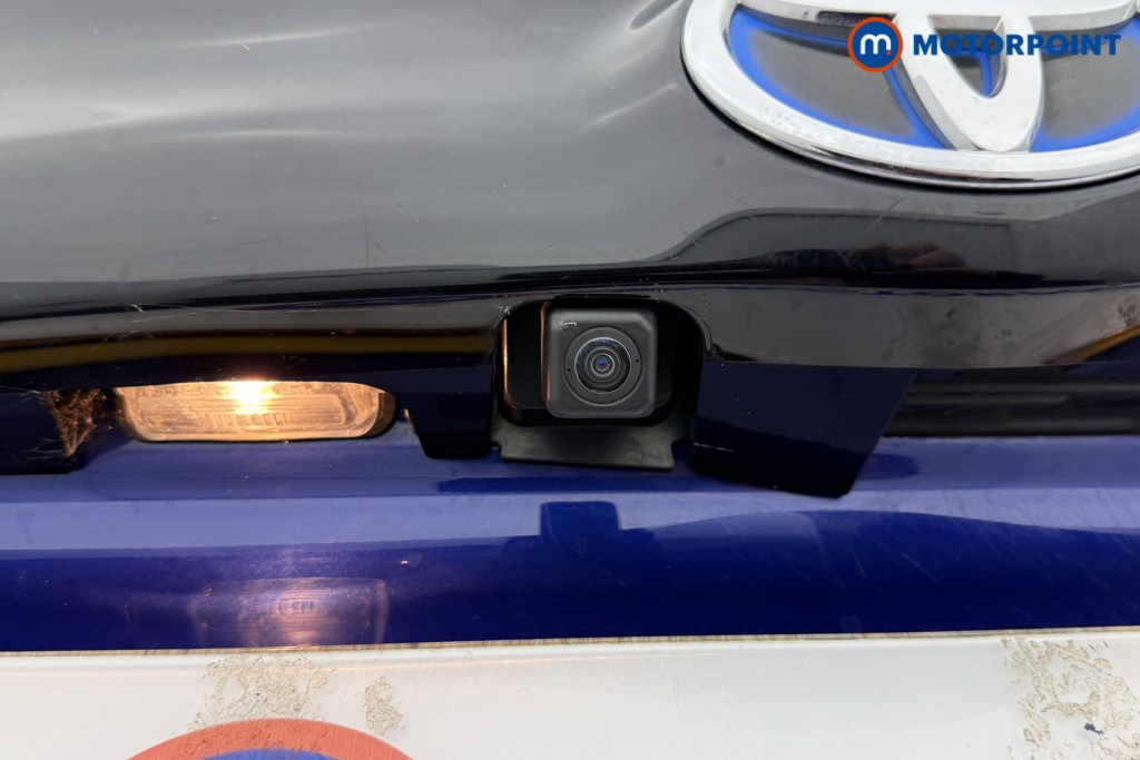 Toyota Yaris Design Automatic Petrol-Electric Hybrid Hatchback - Stock Number (1596980) - 18th supplementary image