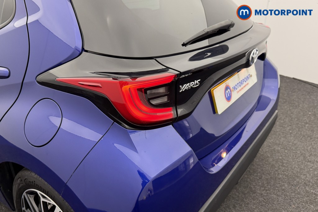 Toyota Yaris Design Automatic Petrol-Electric Hybrid Hatchback - Stock Number (1596980) - 25th supplementary image