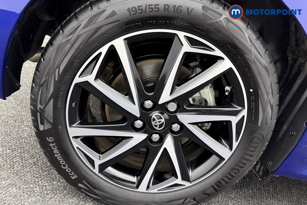 Toyota Yaris Design Automatic Petrol-Electric Hybrid Hatchback - Stock Number (1596980) - 30th supplementary image