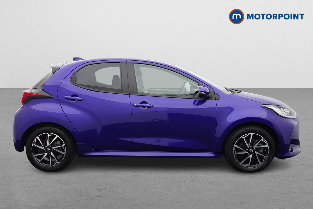 Toyota Yaris Design Automatic Petrol-Electric Hybrid Hatchback - Stock Number (1596980) - Drivers side