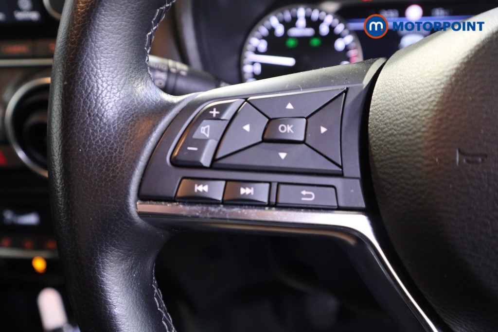 Nissan Juke N-Connecta Manual Petrol SUV - Stock Number (1597060) - 5th supplementary image