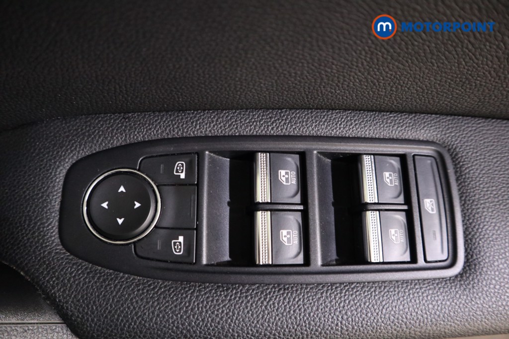 Renault Captur Se Edition Manual Petrol SUV - Stock Number (1597220) - 8th supplementary image