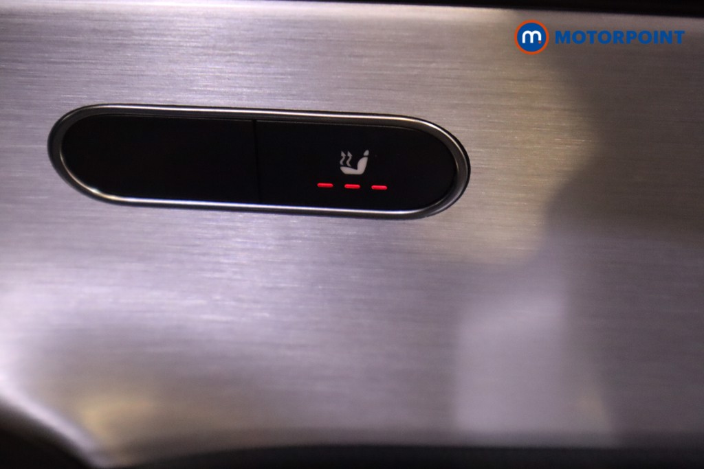 Mercedes-Benz CLA Amg Line Automatic Petrol Coupe - Stock Number (1597360) - 16th supplementary image