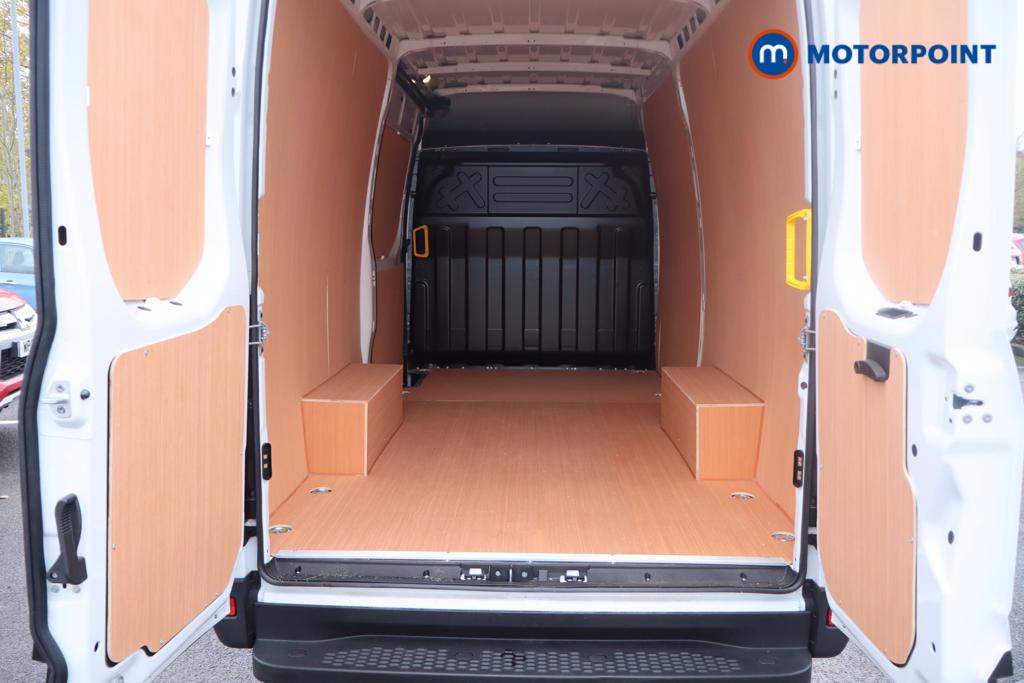 Iveco Daily Business Manual Diesel High Volume-High Roof Van - Stock Number (1597398) - 12th supplementary image