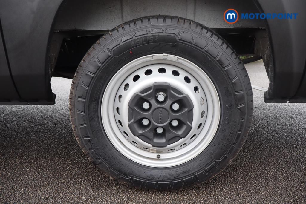 Iveco Daily Business Manual Diesel High Volume-High Roof Van - Stock Number (1597398) - 16th supplementary image