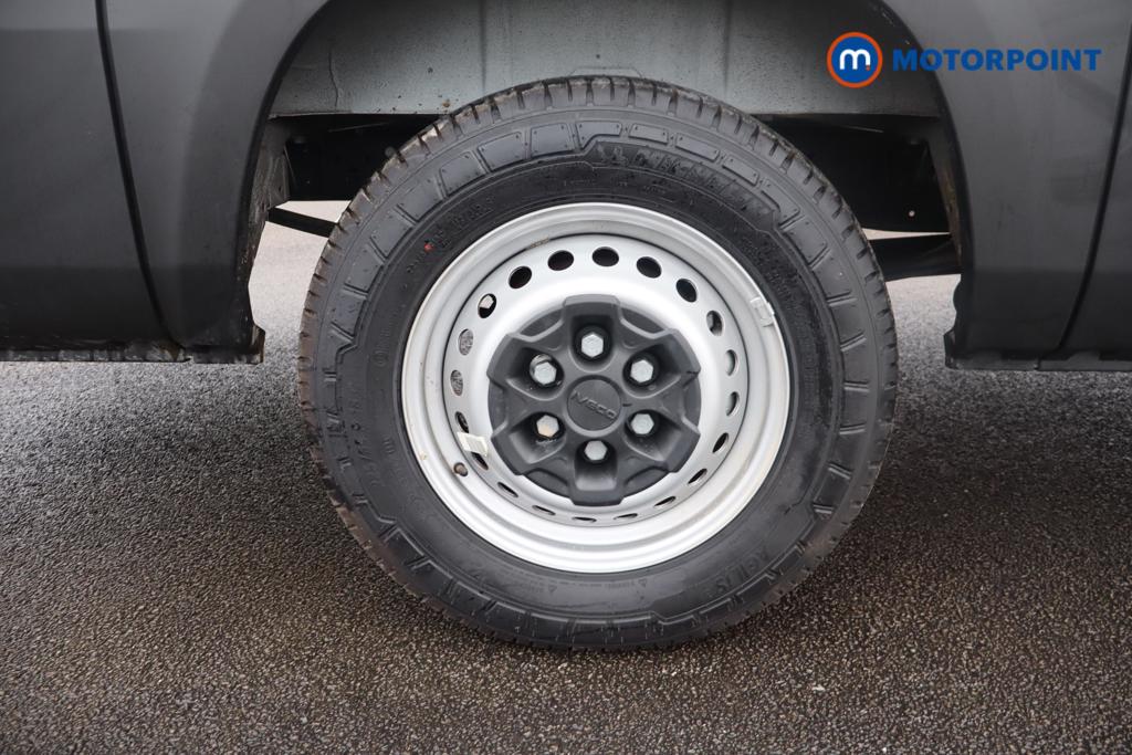 Iveco Daily Business Manual Diesel High Volume-High Roof Van - Stock Number (1597398) - 17th supplementary image