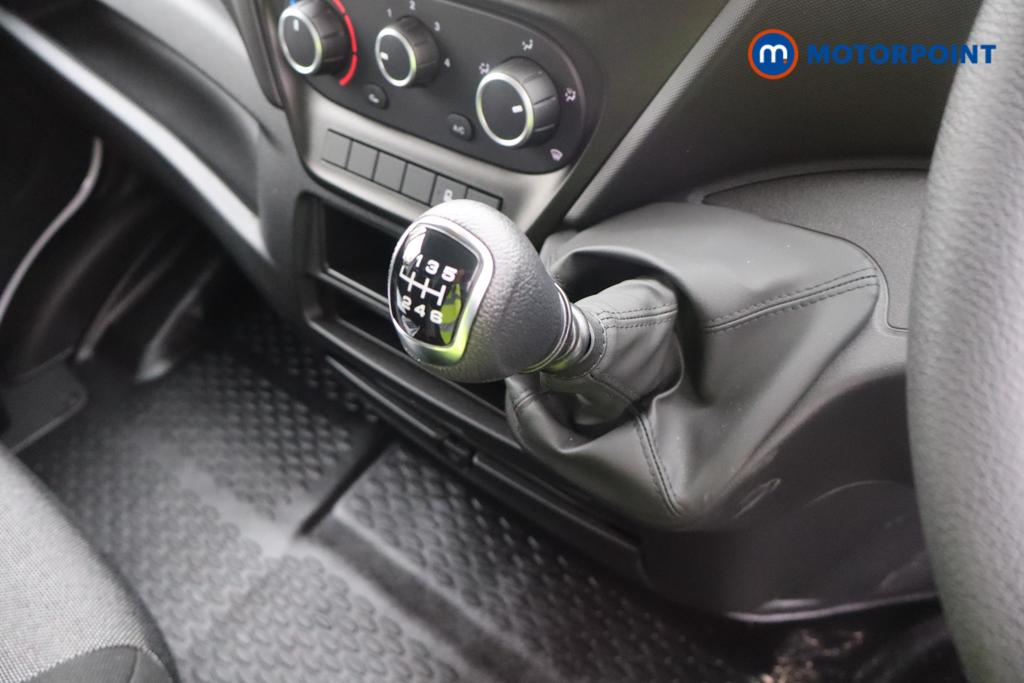 Iveco Daily Business Manual Diesel High Volume-High Roof Van - Stock Number (1597398) - Drivers side