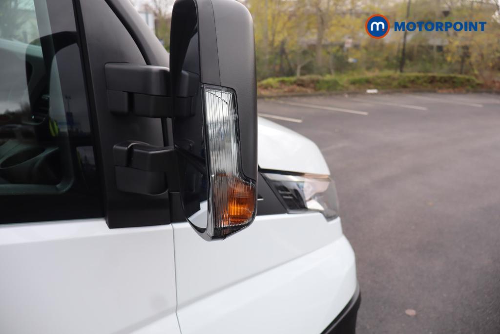 Iveco Daily Business Manual Diesel High Volume-High Roof Van - Stock Number (1597398) - 1st supplementary image