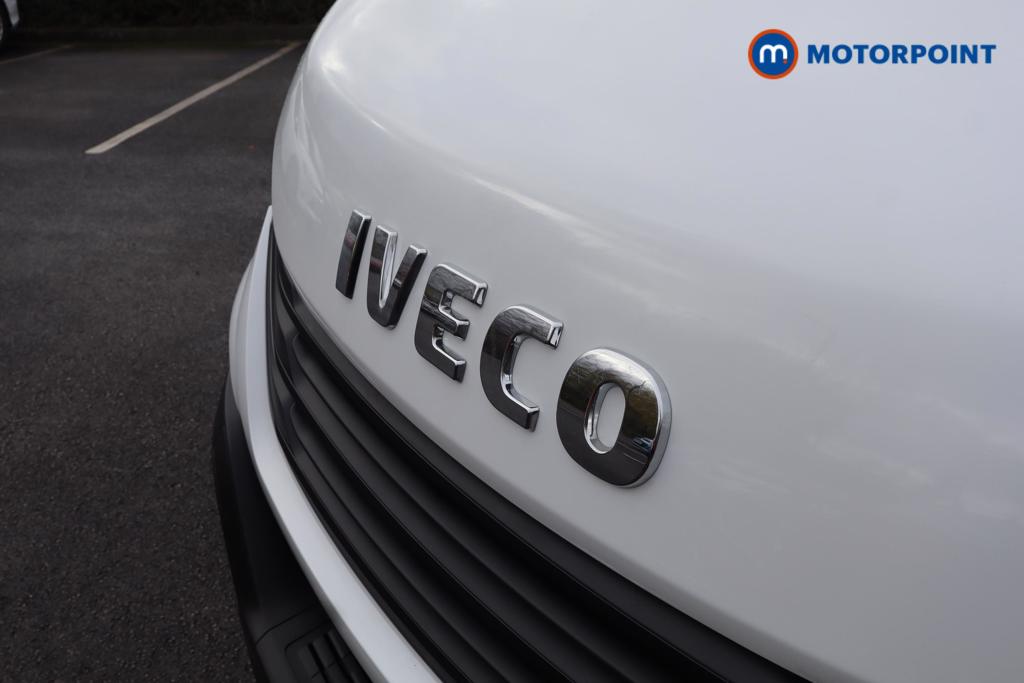 Iveco Daily Business Manual Diesel High Volume-High Roof Van - Stock Number (1597403) - 3rd supplementary image