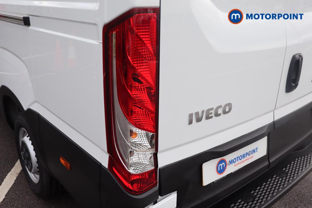 Iveco Daily Business Manual Diesel High Volume-High Roof Van - Stock Number (1597403) - 9th supplementary image