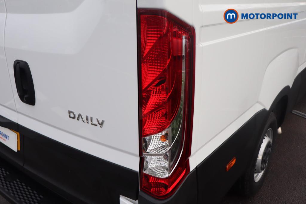 Iveco Daily Business Manual Diesel High Volume-High Roof Van - Stock Number (1597403) - 10th supplementary image