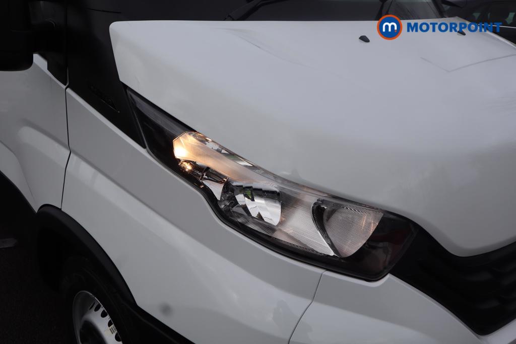 Iveco Daily Business Manual Diesel High Volume-High Roof Van - Stock Number (1597403) - 1st supplementary image