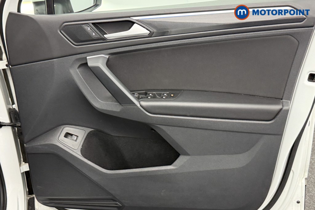Volkswagen Tiguan Elegance Automatic Petrol SUV - Stock Number (1597655) - 18th supplementary image