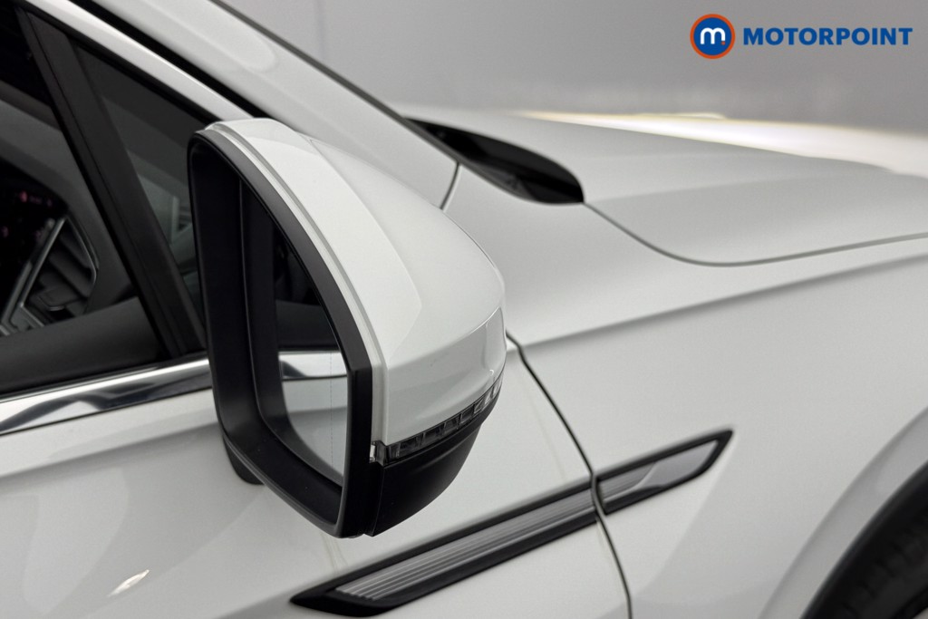 Volkswagen Tiguan Elegance Automatic Petrol SUV - Stock Number (1597655) - 19th supplementary image