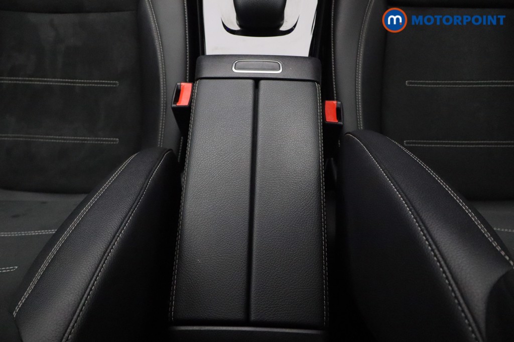 Mercedes-Benz A Class Amg Line Executive Edition Automatic Petrol Hatchback - Stock Number (1597833) - 5th supplementary image