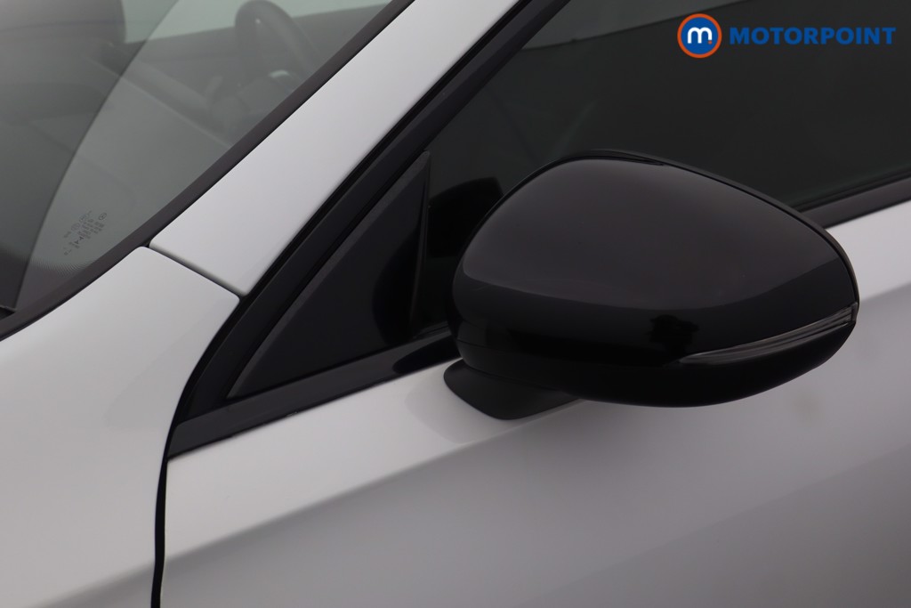 Mercedes-Benz A Class Amg Line Executive Edition Automatic Petrol Hatchback - Stock Number (1597833) - 25th supplementary image