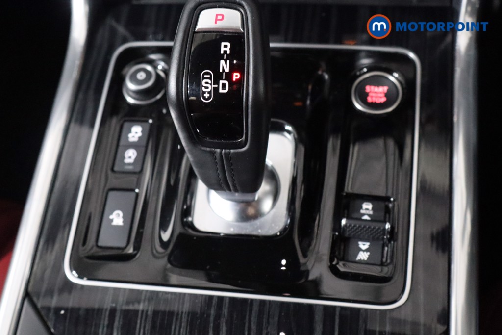 Jaguar XE R-Dynamic Hse Black Automatic Petrol Saloon - Stock Number (1598504) - 17th supplementary image