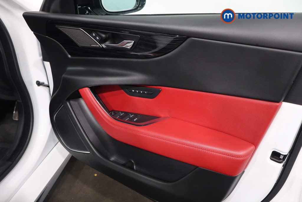 Jaguar XE R-Dynamic Hse Black Automatic Petrol Saloon - Stock Number (1598504) - 25th supplementary image