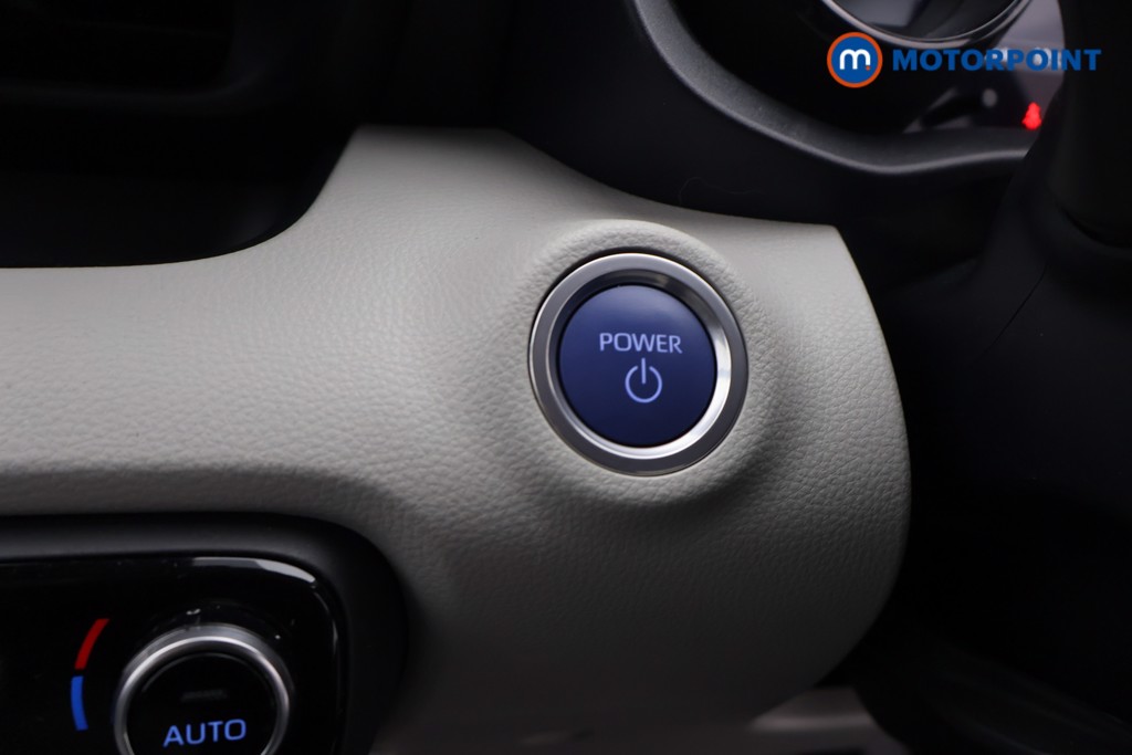 Toyota Yaris Excel Automatic Petrol-Electric Hybrid Hatchback - Stock Number (1599107) - 9th supplementary image