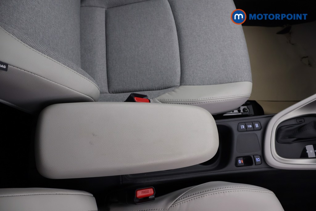 Toyota Yaris Excel Automatic Petrol-Electric Hybrid Hatchback - Stock Number (1599107) - 14th supplementary image