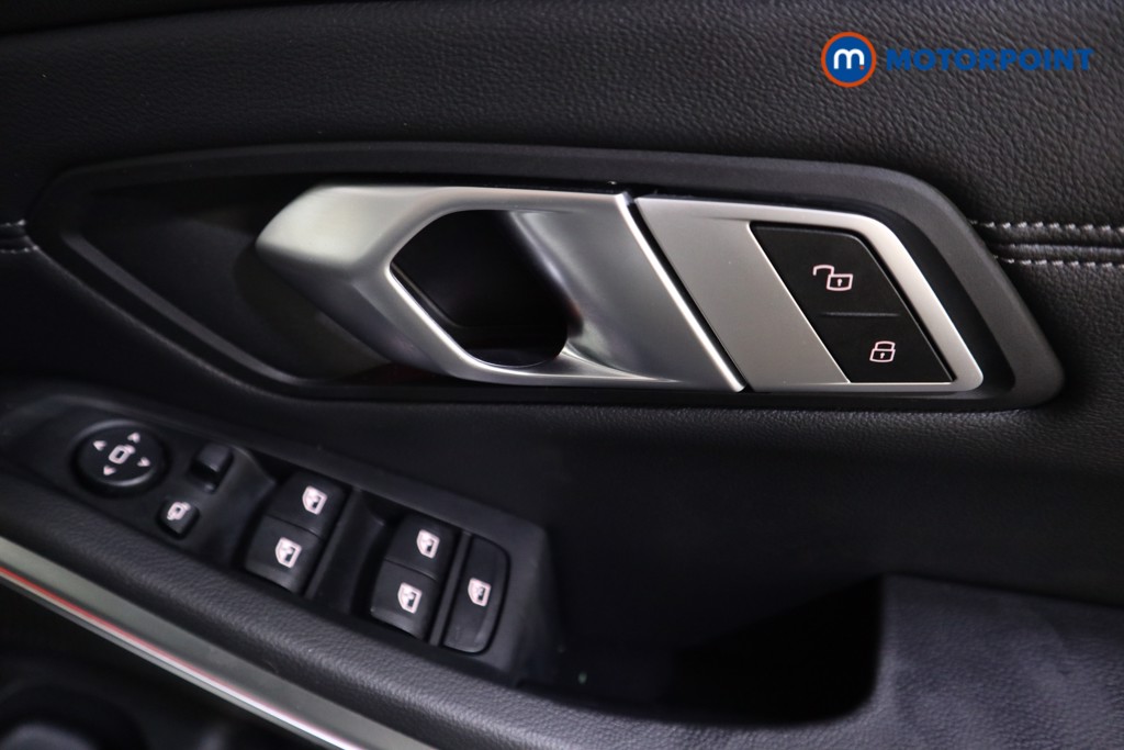BMW 3 Series M Sport Automatic Petrol Plug-In Hybrid Saloon - Stock Number (1599229) - 10th supplementary image