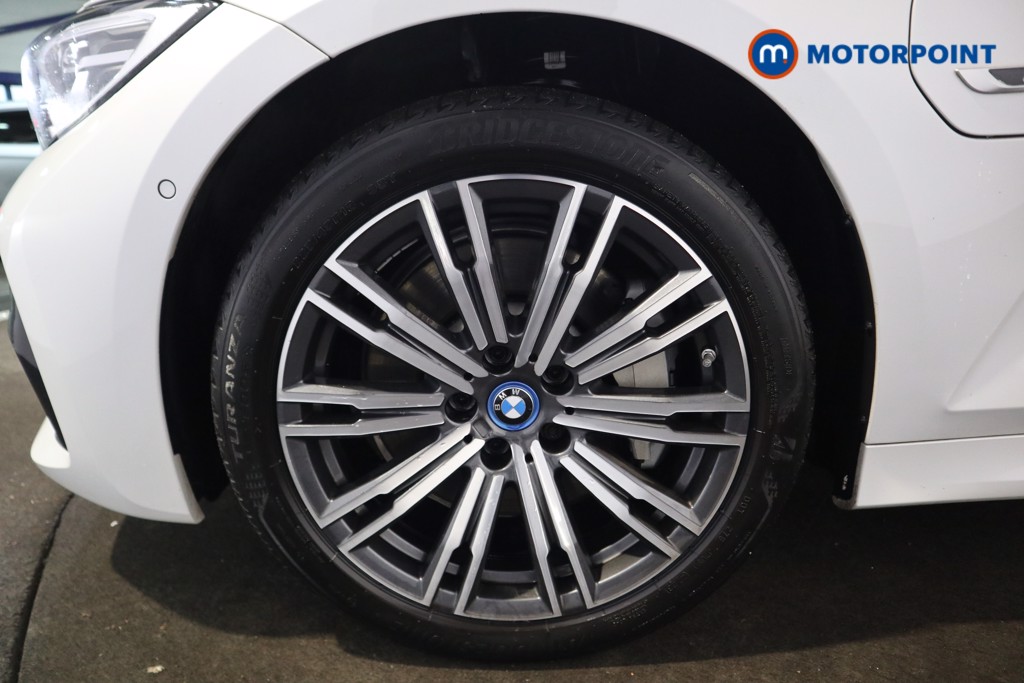 BMW 3 Series M Sport Automatic Petrol Plug-In Hybrid Saloon - Stock Number (1599229) - 17th supplementary image